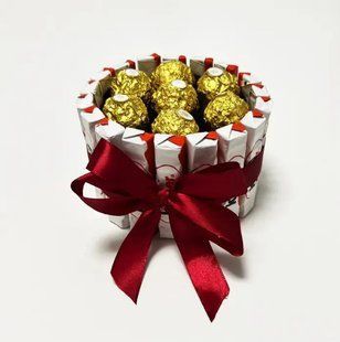 Подарунковий набір солодощів з кіндерів та фереро на день народження дружині, дівчині, мамі, донці, подрузі, коханій 752 фото